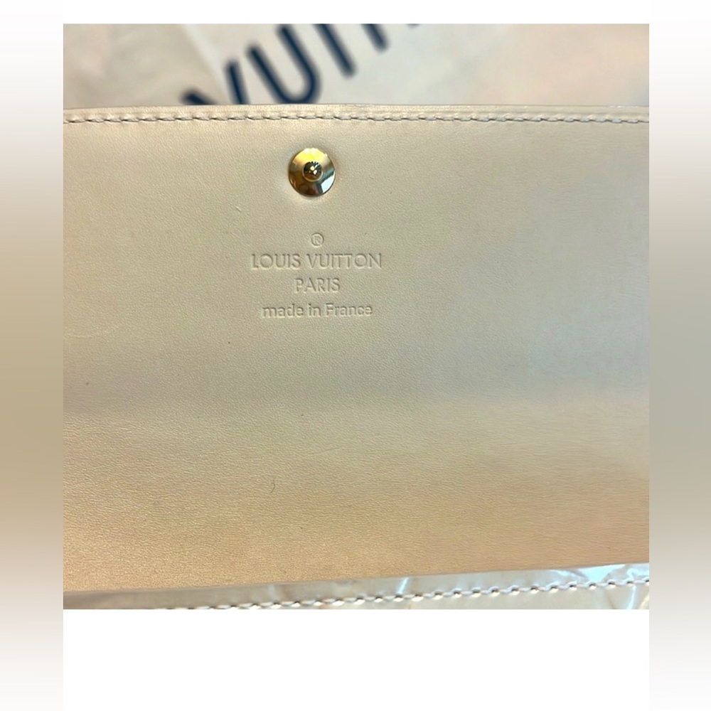 Louis Vuitton Glossy Beige Vernis Porte Wallet - Picture 5 of 15